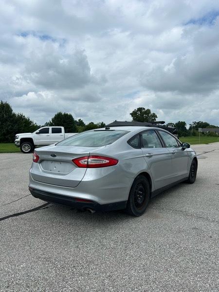 Ford Fusion S 2013