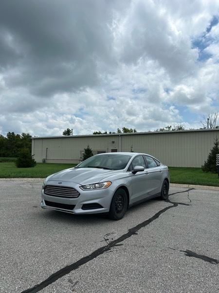 Ford Fusion S 2013