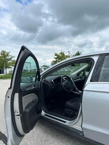 Ford Fusion S 2013
