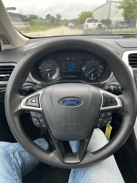 Ford Fusion S 2013