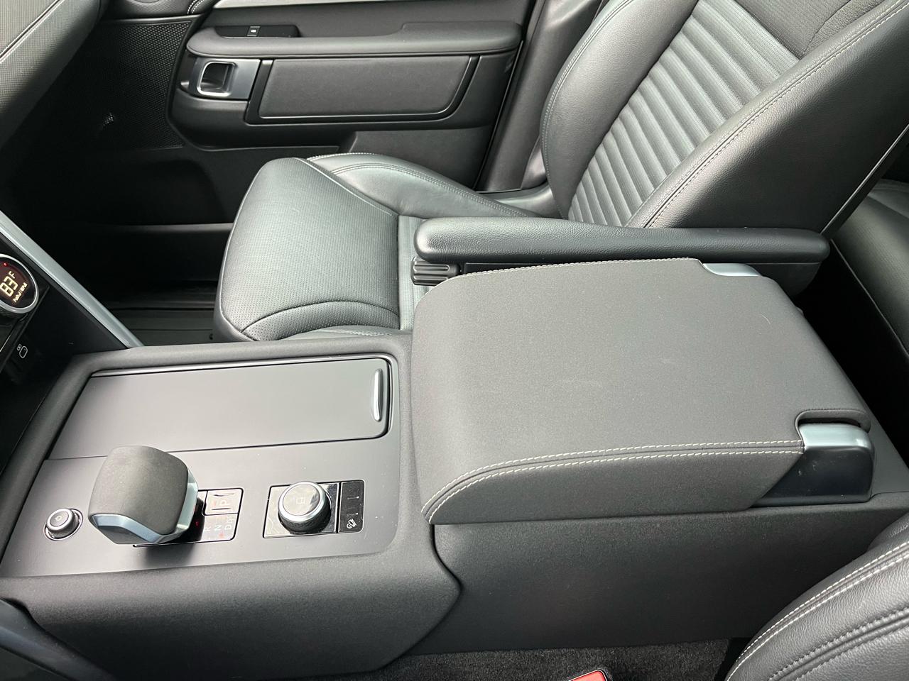 Land Rover Discovery R-Dynamic S 2021