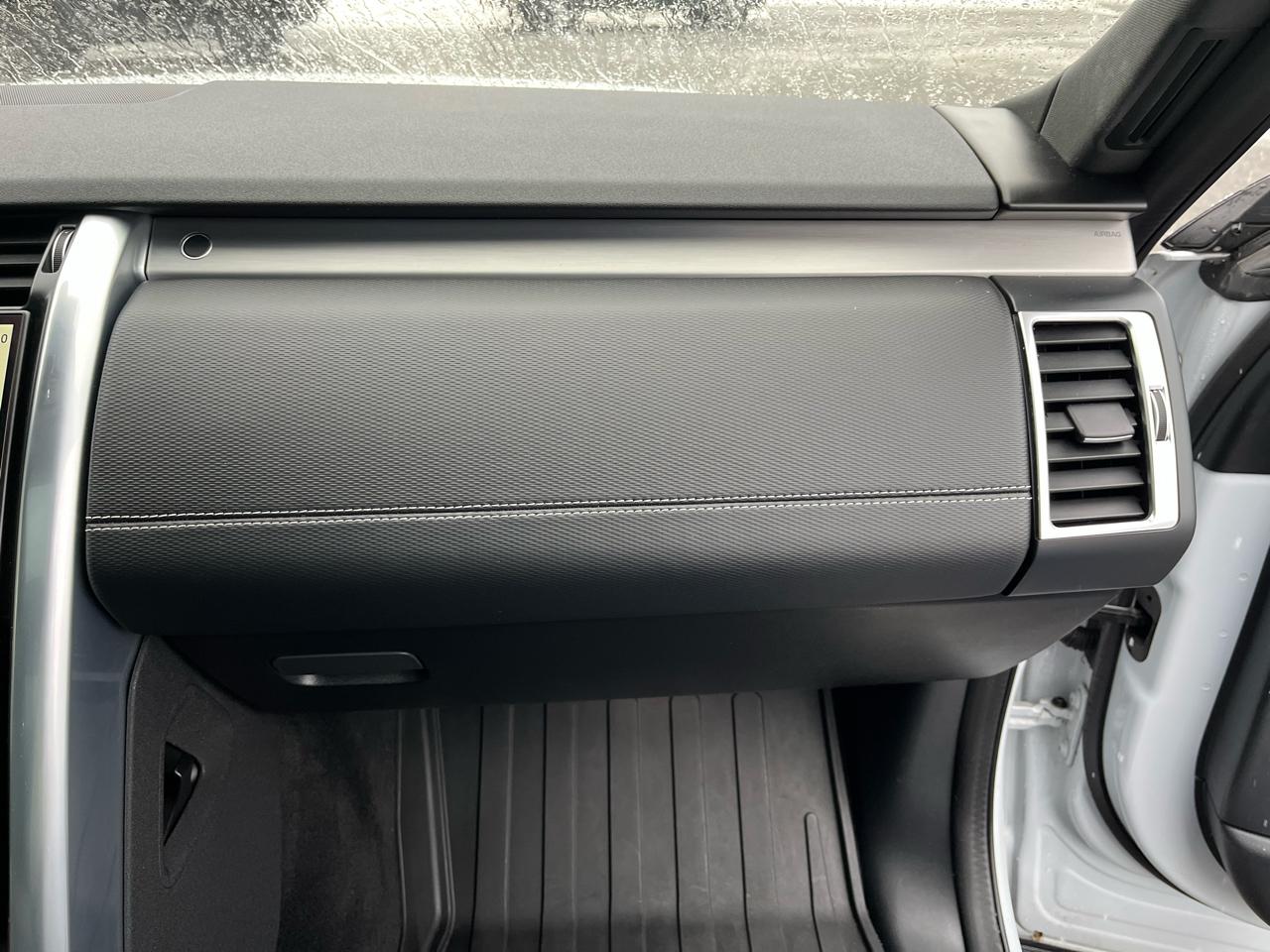 Land Rover Discovery R-Dynamic S 2021