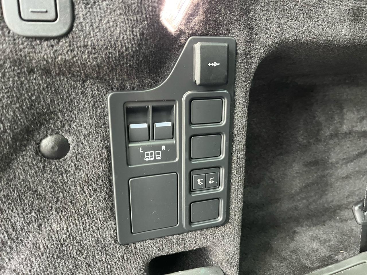 Land Rover Discovery R-Dynamic S 2021