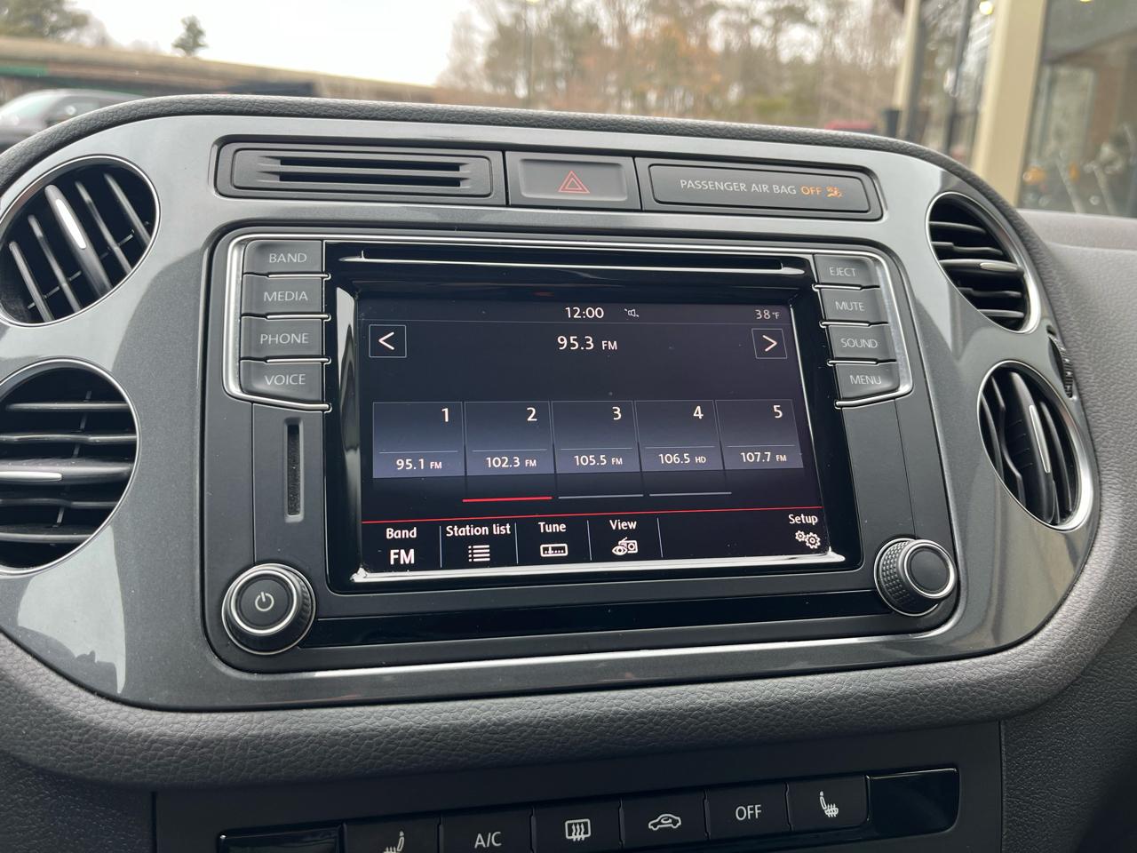 Volkswagen Tiguan S 4Motion 2017