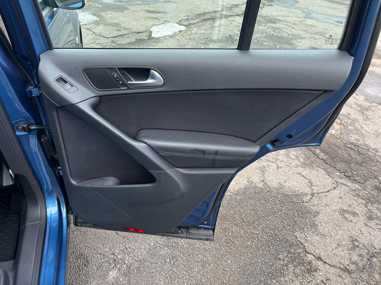 Volkswagen Tiguan S 4Motion 2017