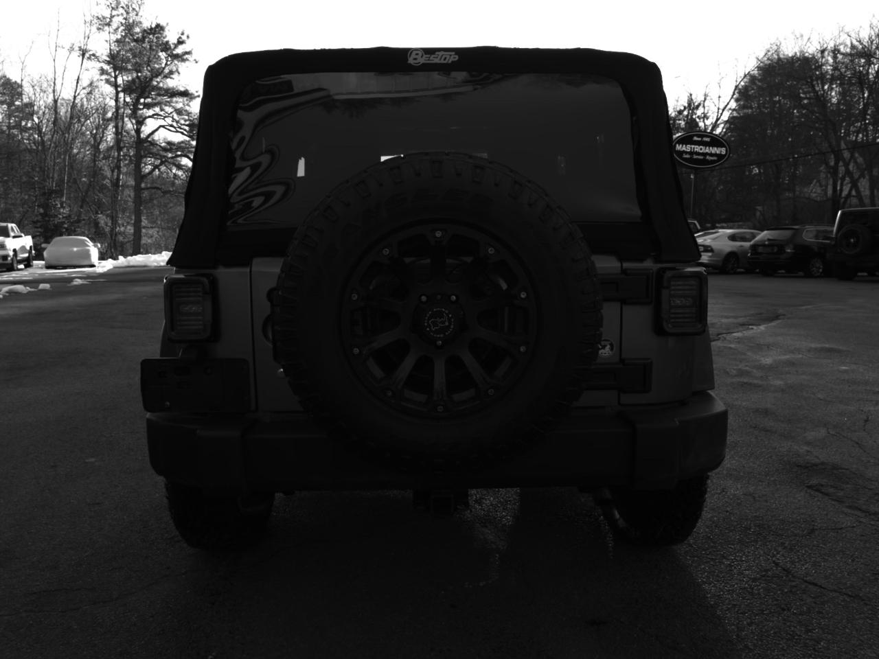 Jeep Wrangler Sport 4WD 2010