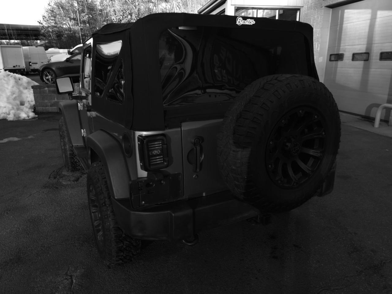 Jeep Wrangler Sport 4WD 2010