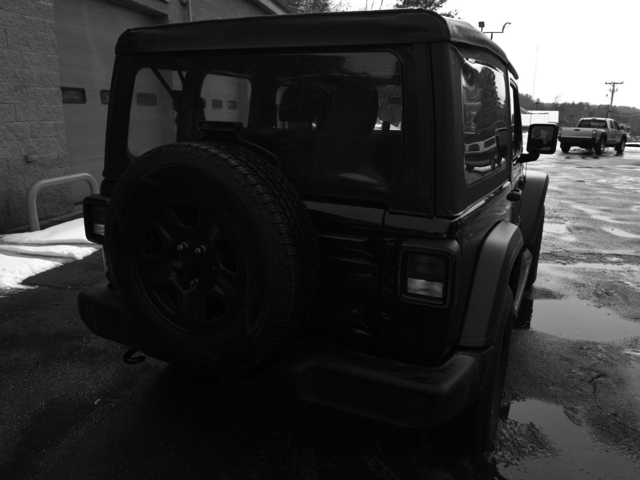 Jeep Wrangler Sport 4WD 2019