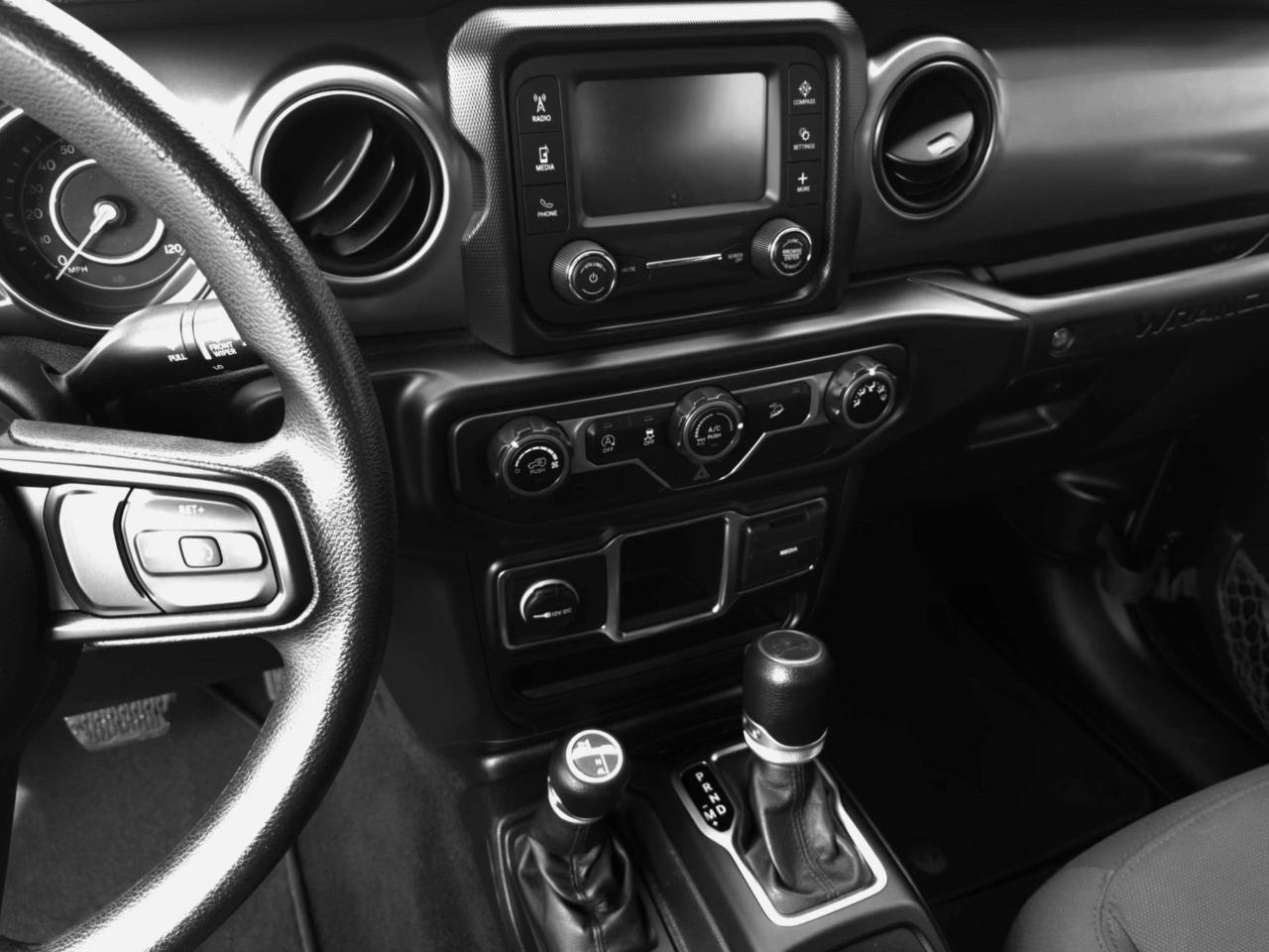 Jeep Wrangler Sport 4WD 2019