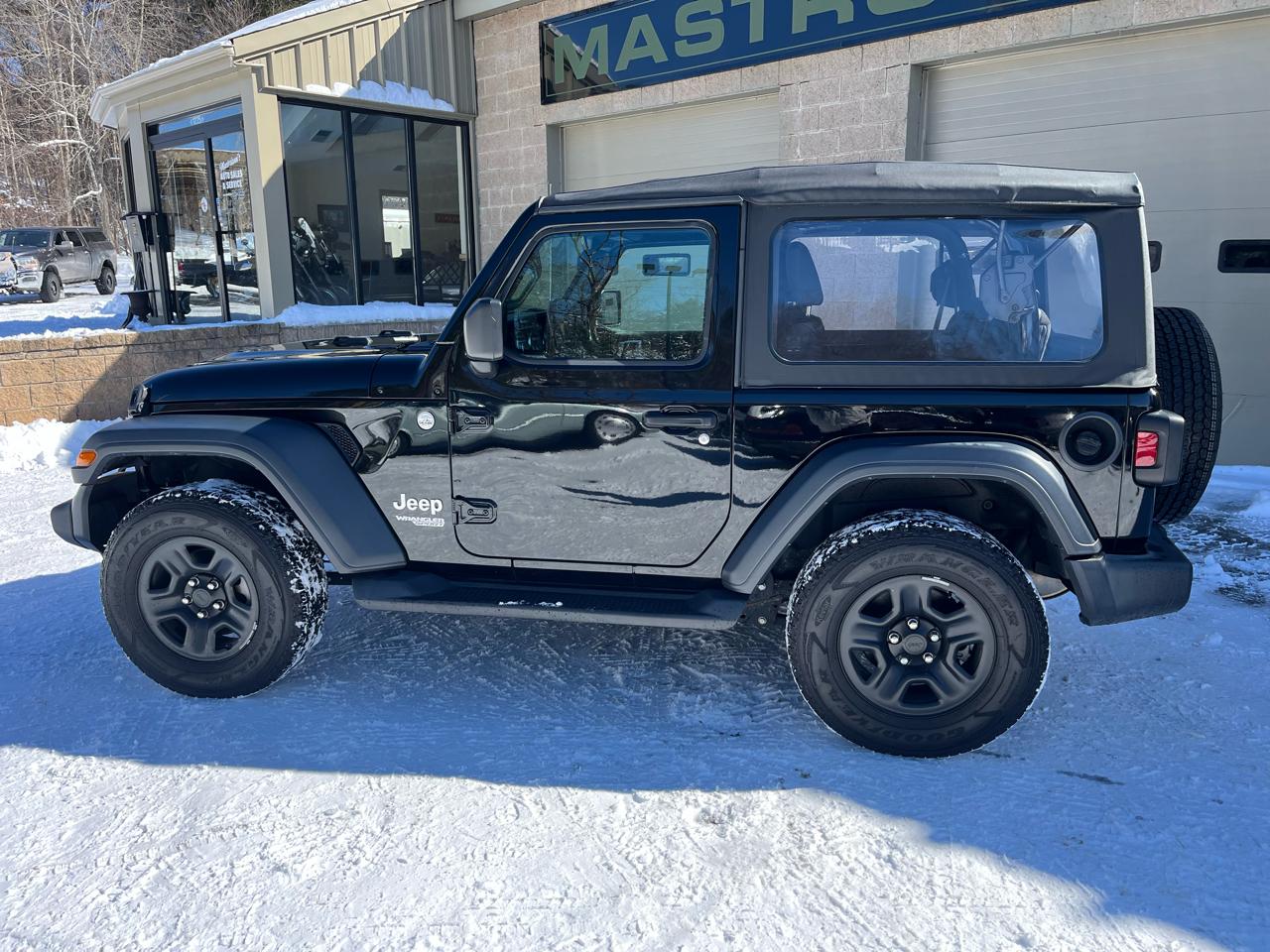Jeep Wrangler Sport 4WD 2019