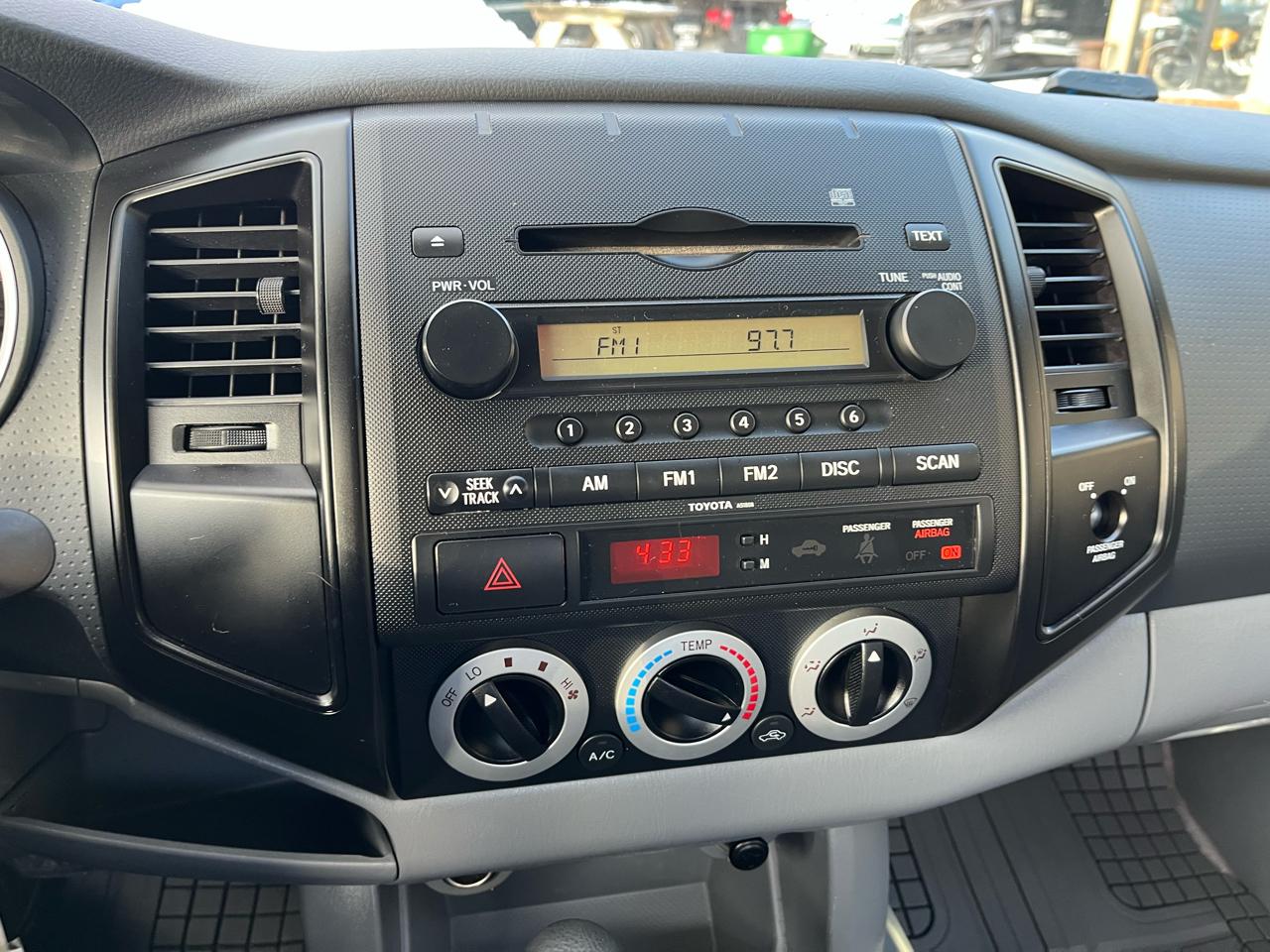 Toyota Tacoma Regular Cab I4 Automatic 2WD 2005