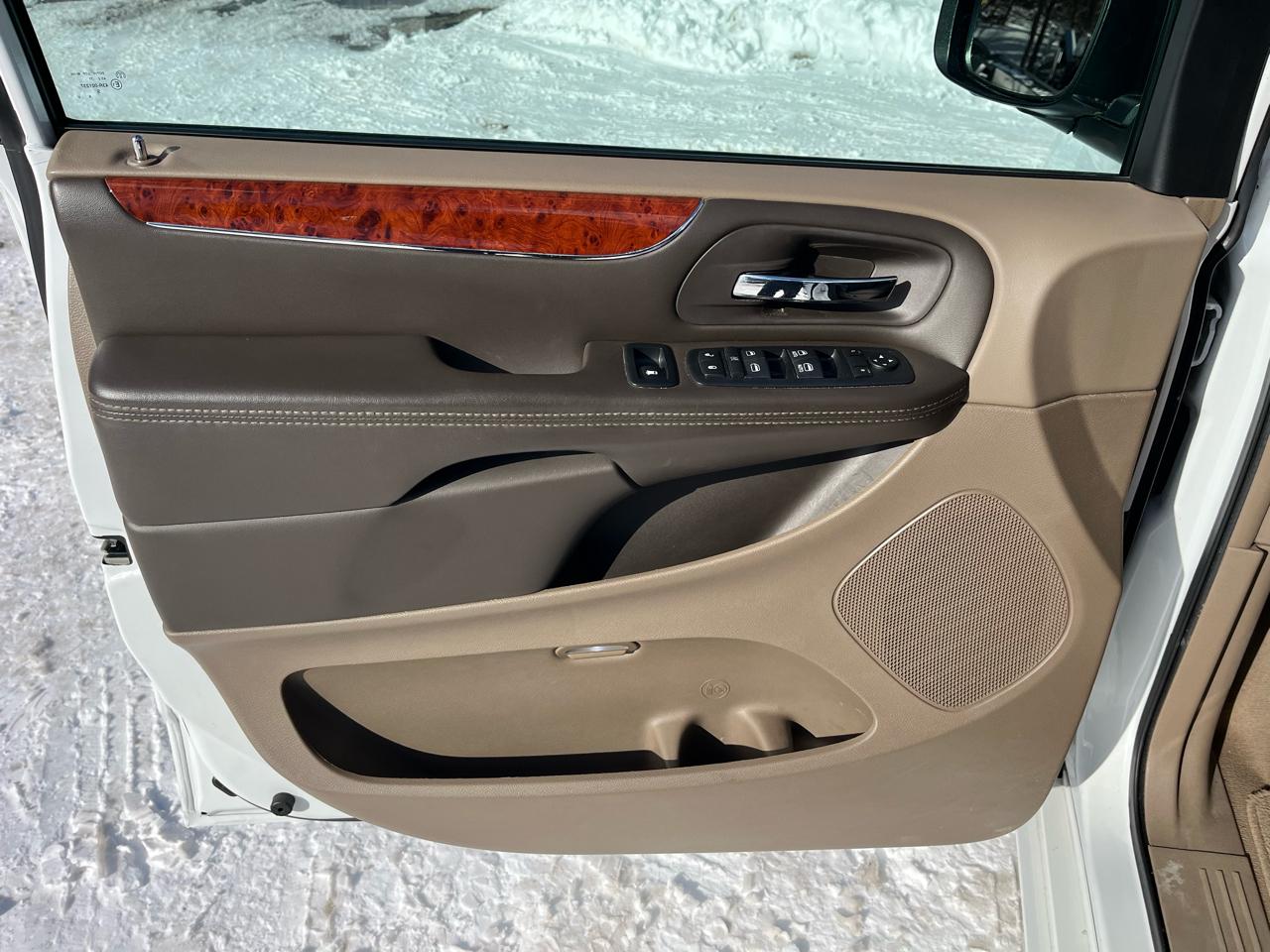 Chrysler Town & Country Touring 2016