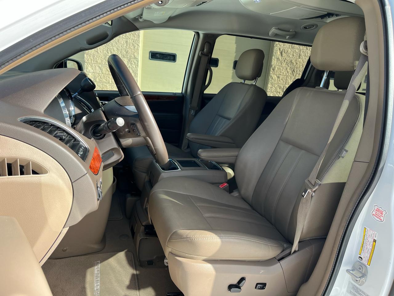 Chrysler Town & Country Touring 2016