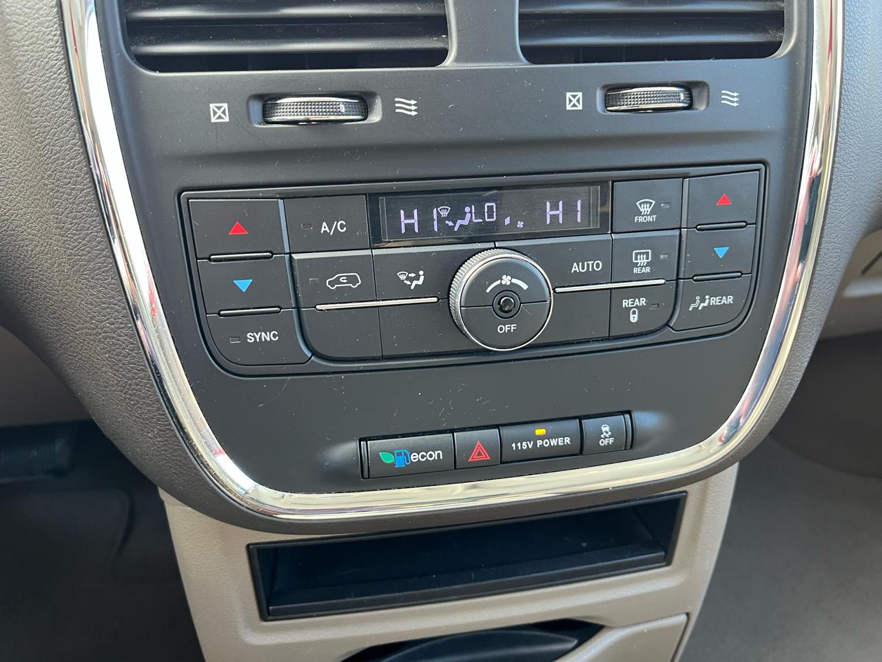 Chrysler Town & Country Touring 2016