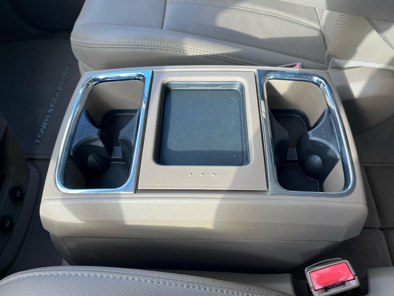 Chrysler Town & Country Touring 2016