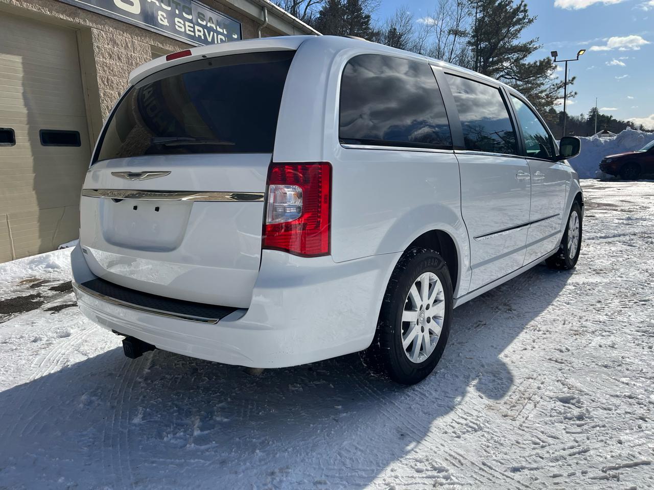 Chrysler Town & Country Touring 2016