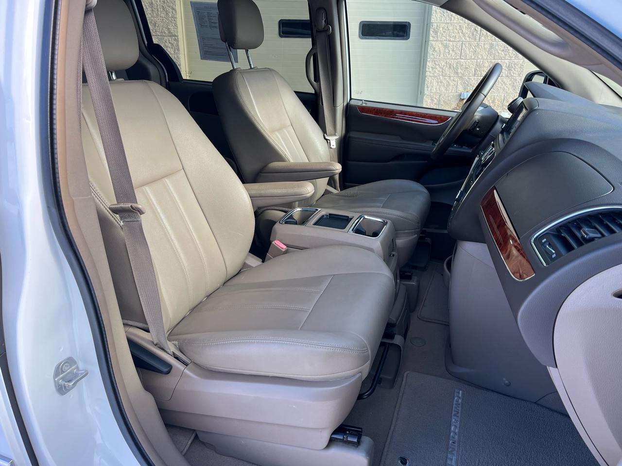 Chrysler Town & Country Touring 2016