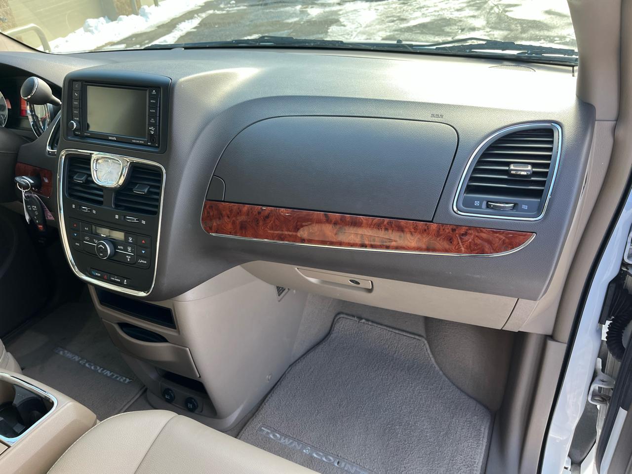 Chrysler Town & Country Touring 2016