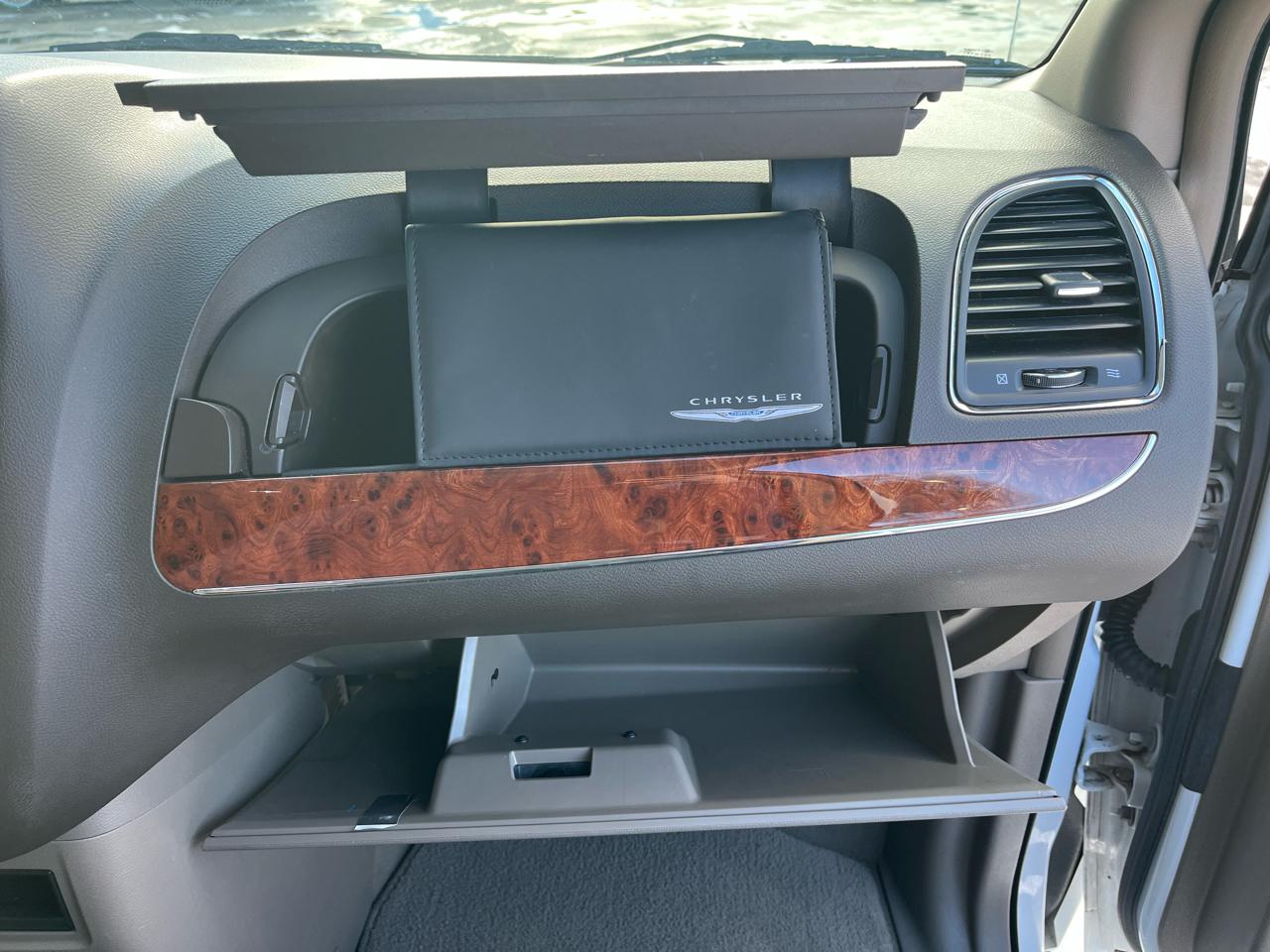 Chrysler Town & Country Touring 2016