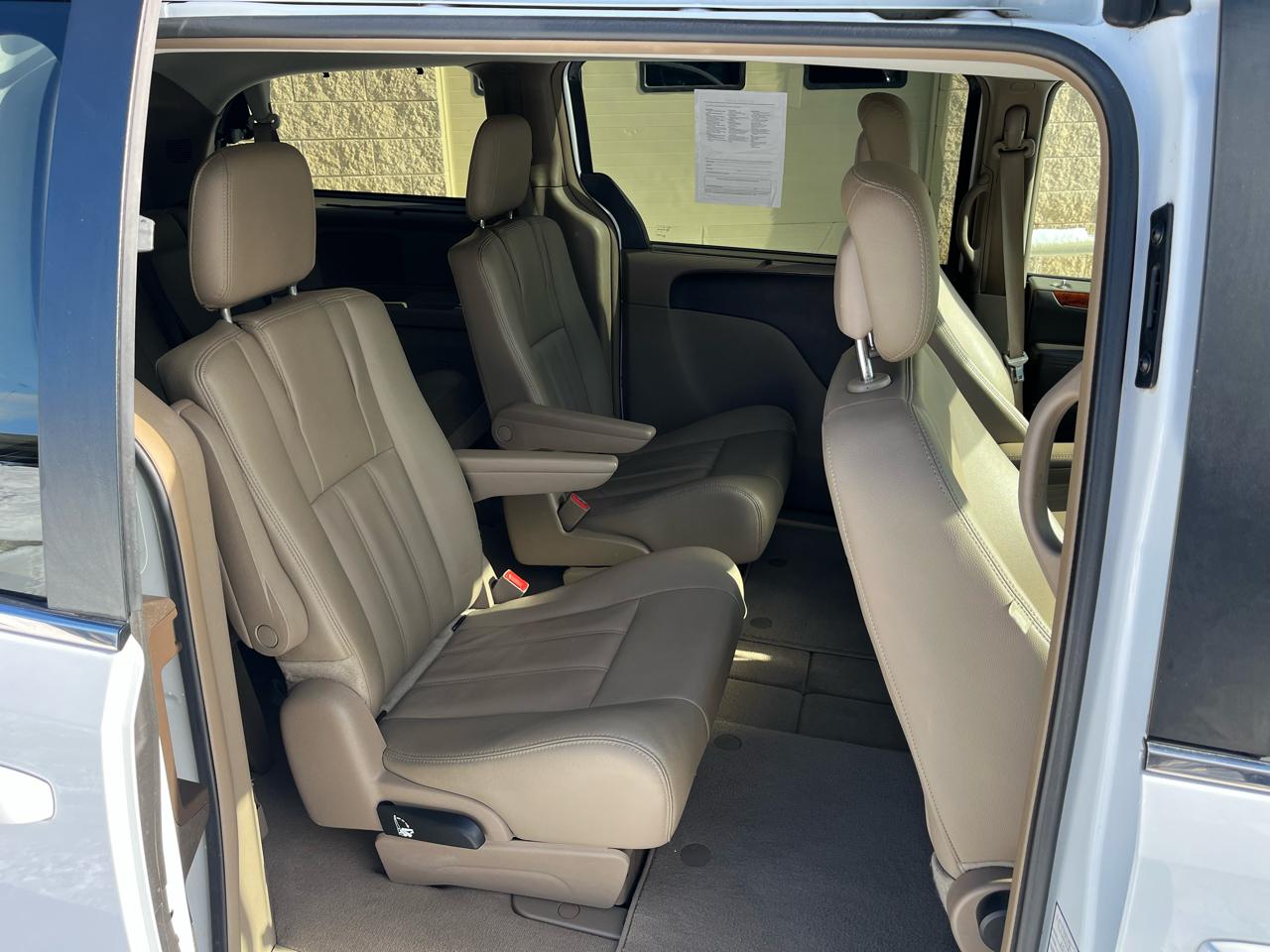 Chrysler Town & Country Touring 2016