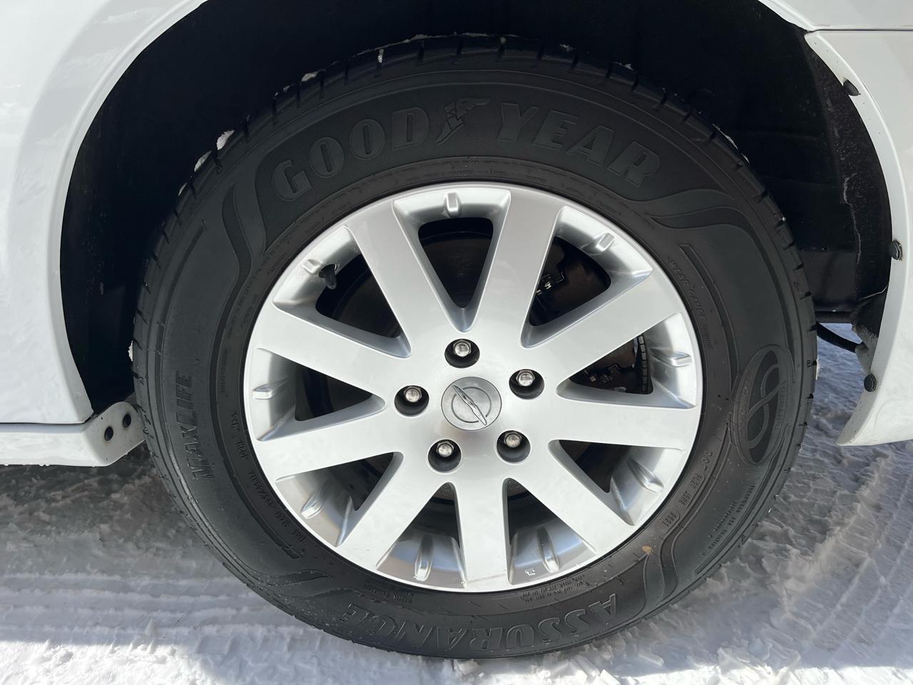 Chrysler Town & Country Touring 2016