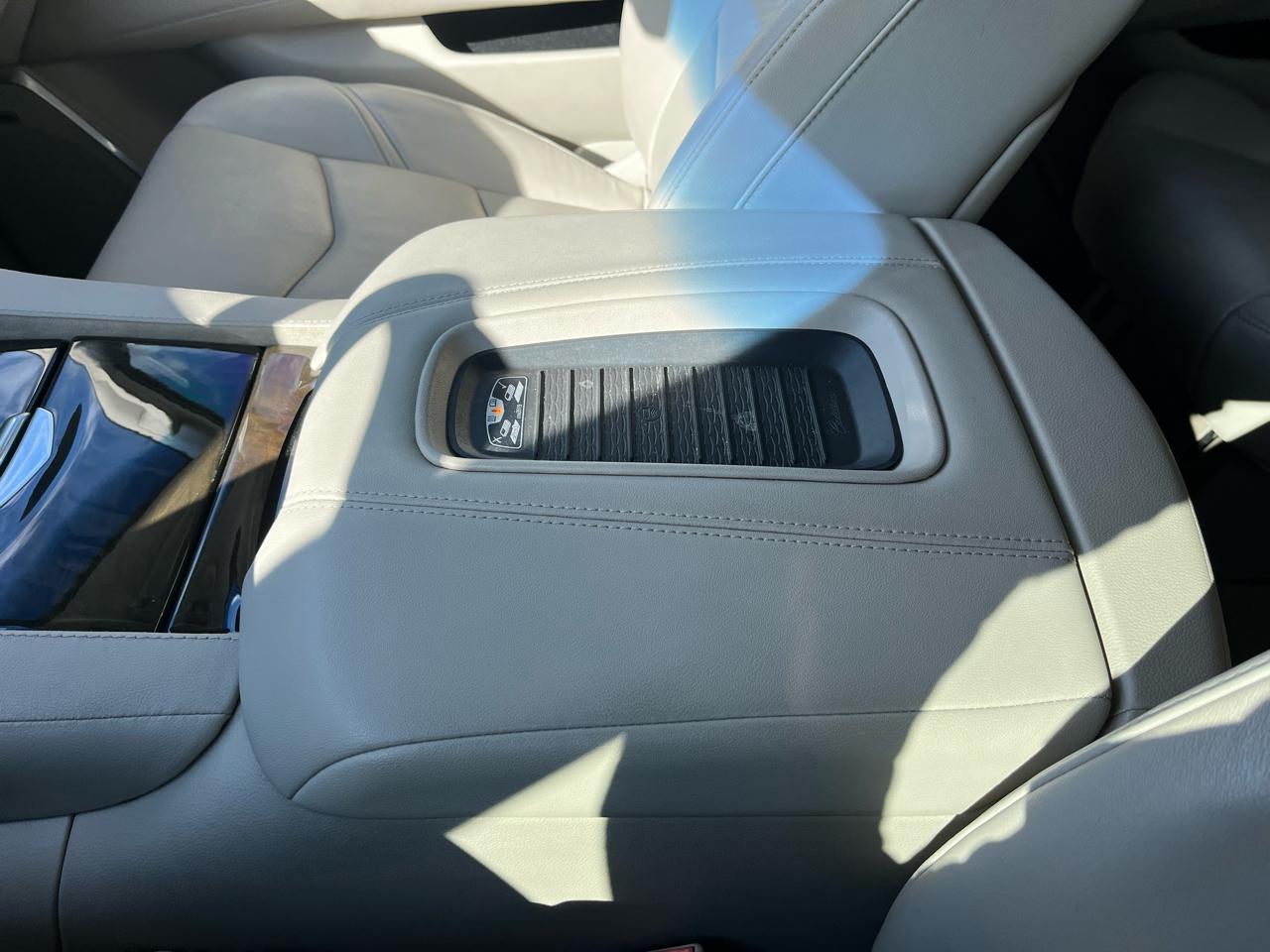 Cadillac Escalade ESV Luxury 4WD 2019