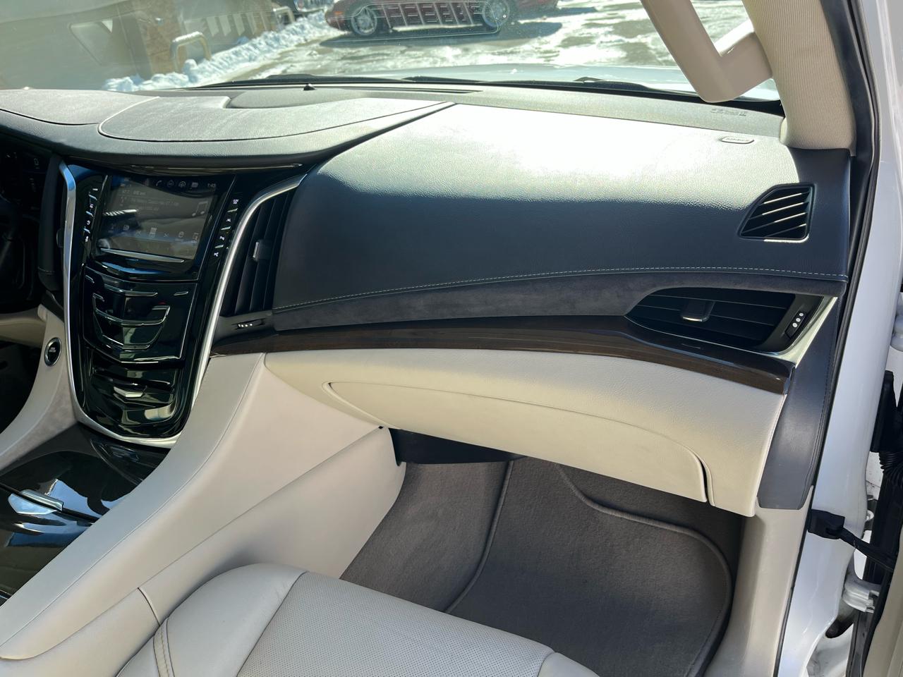 Cadillac Escalade ESV Luxury 4WD 2019