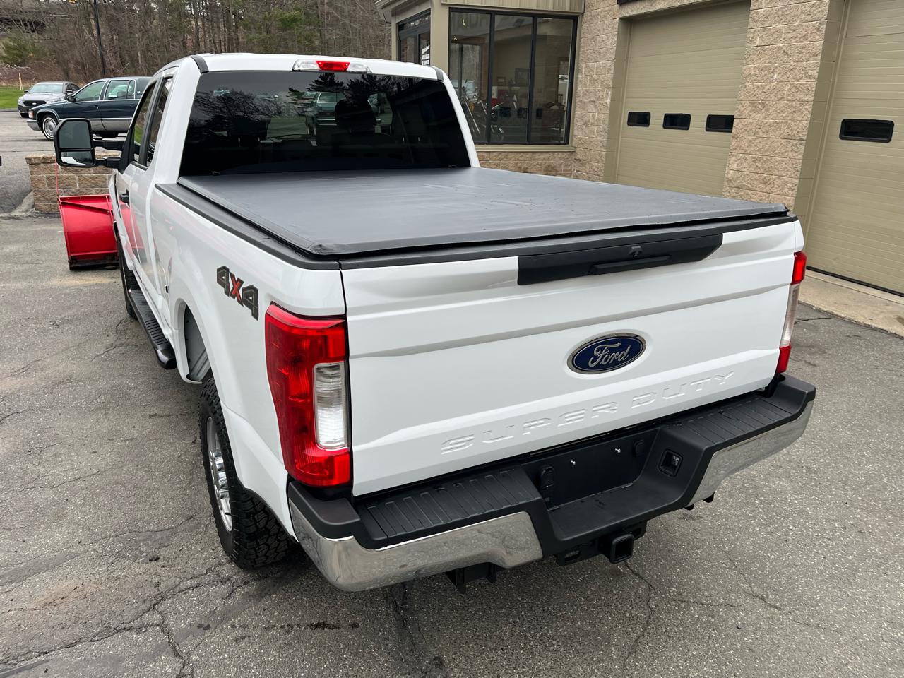Ford F-350 SD XL SuperCab 4WD 2019