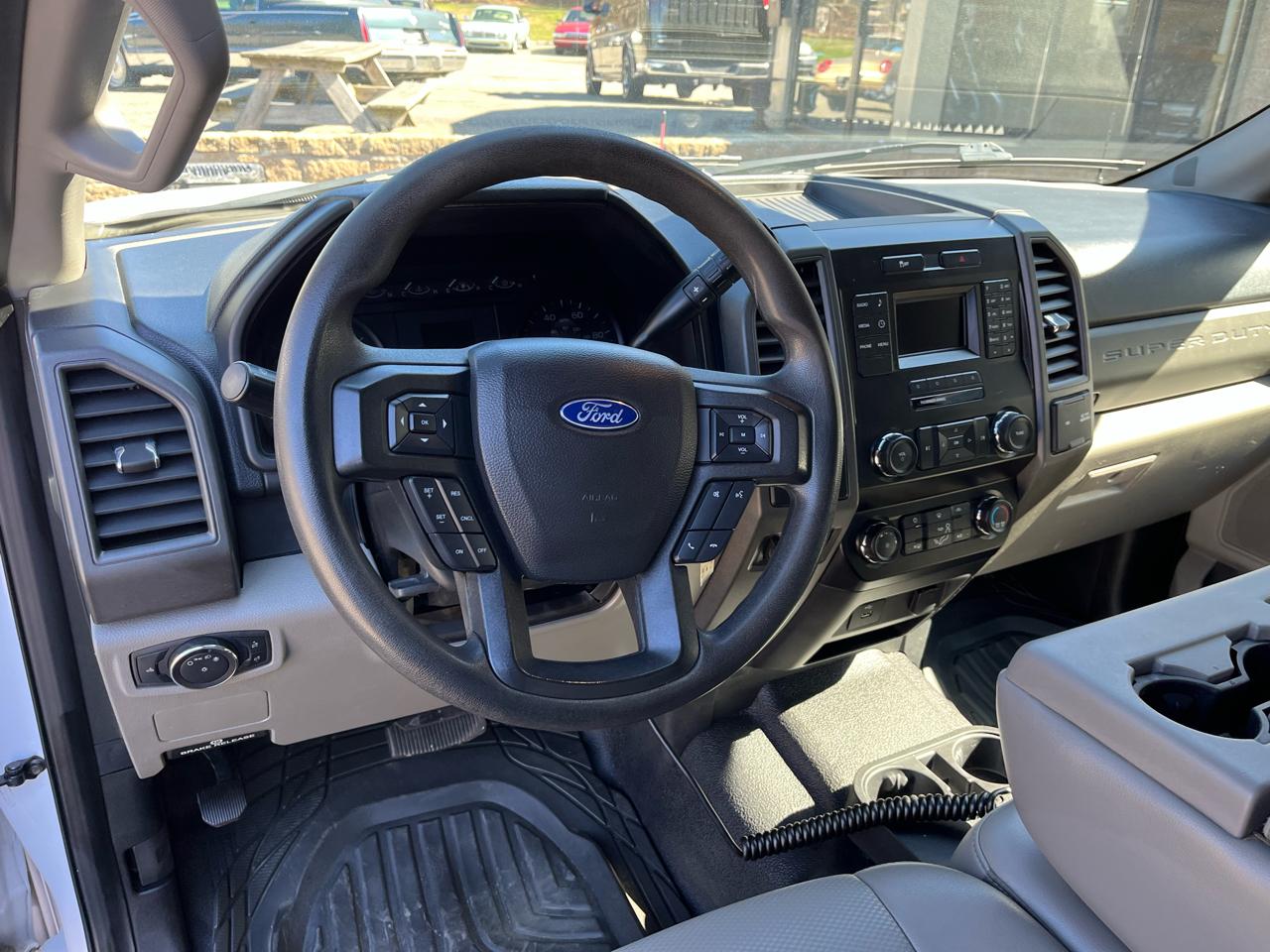 Ford F-350 SD XL SuperCab 4WD 2019