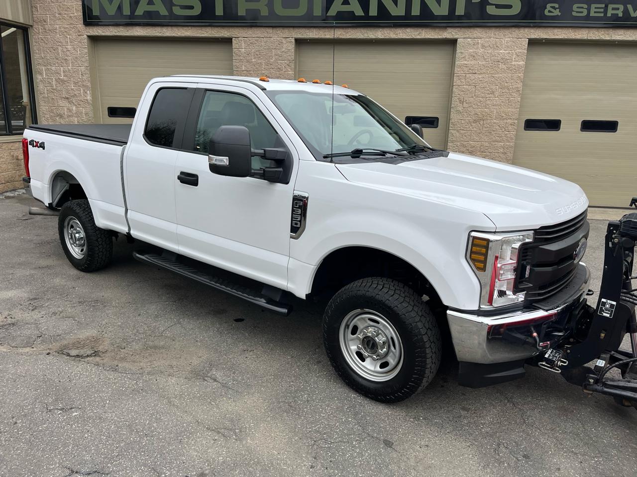 Ford F-350 SD XL SuperCab 4WD 2019