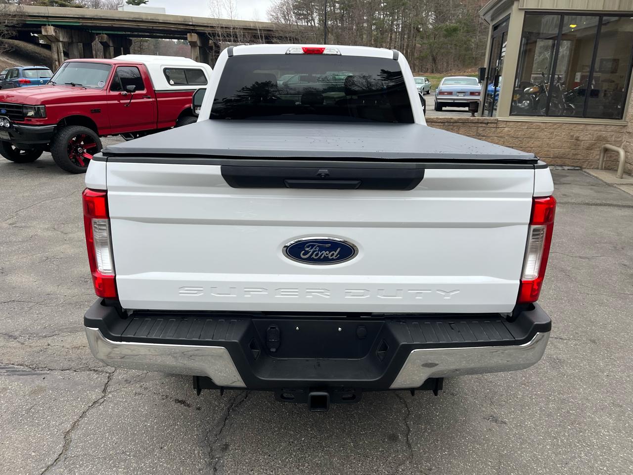 Ford F-350 SD XL SuperCab 4WD 2019