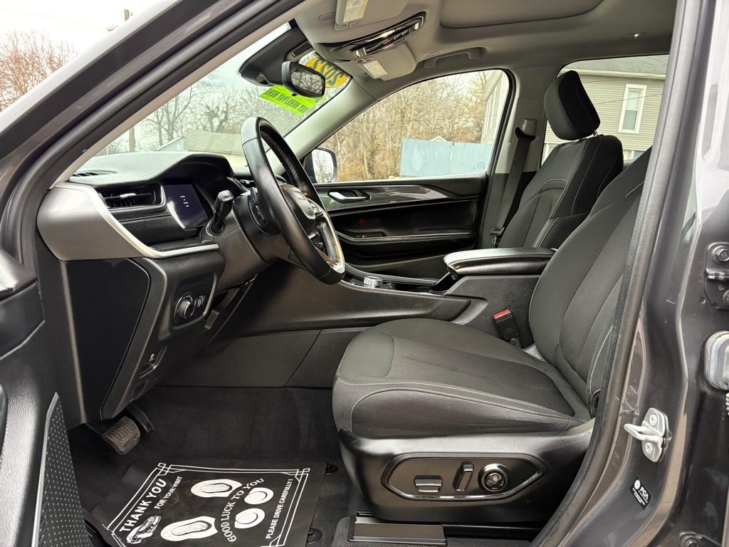 Jeep Grand Cherokee L Laredo 4WD 2022