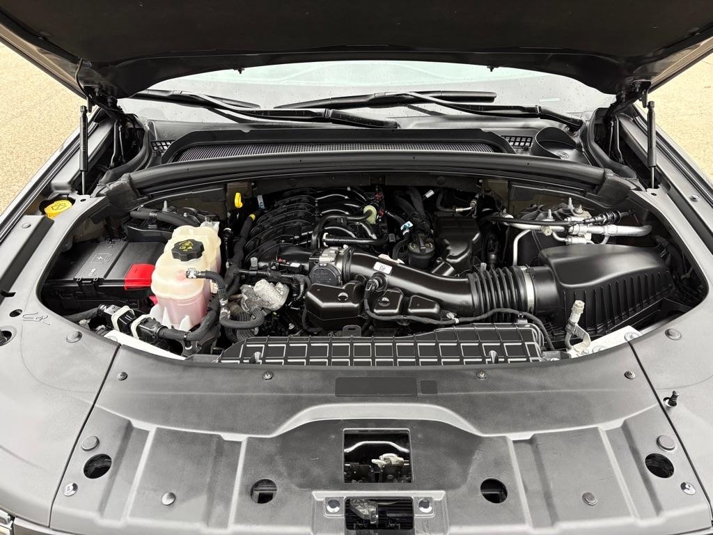 Jeep Grand Cherokee L Laredo 4WD 2022