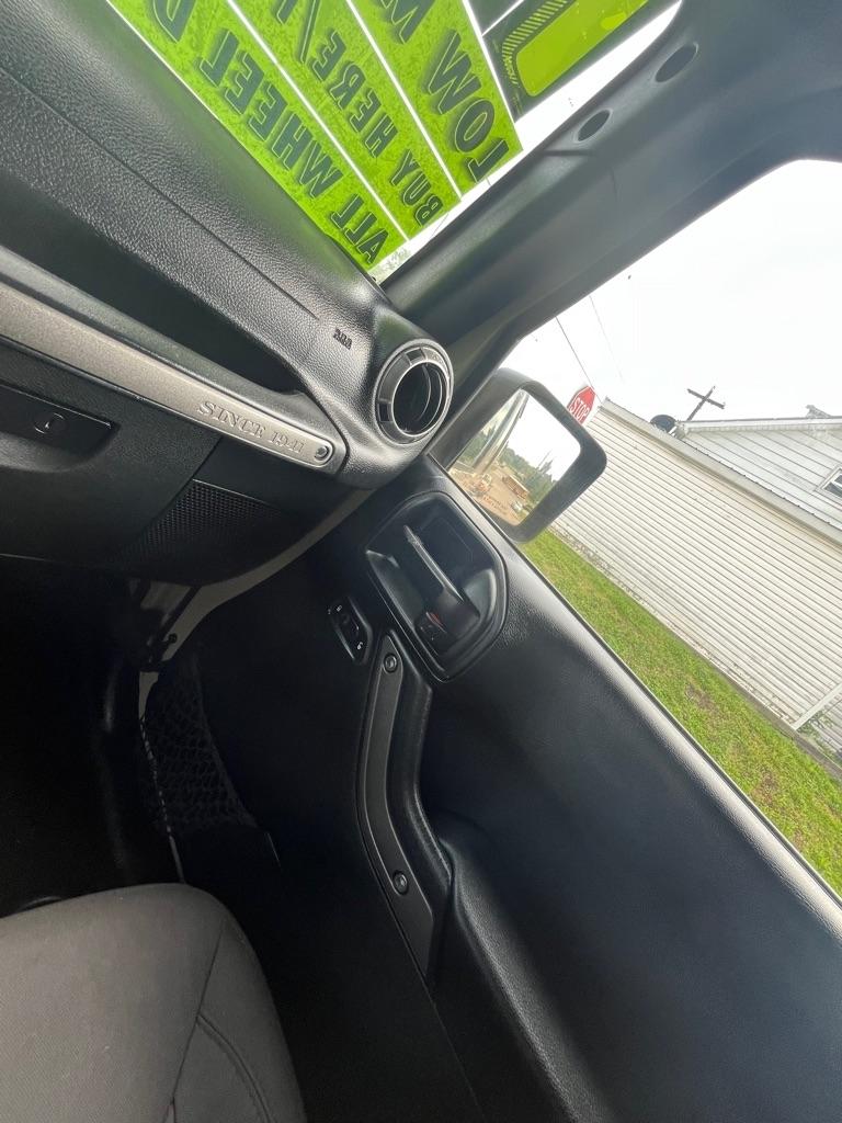 Jeep Wrangler Unlimited Sport 4WD 2017