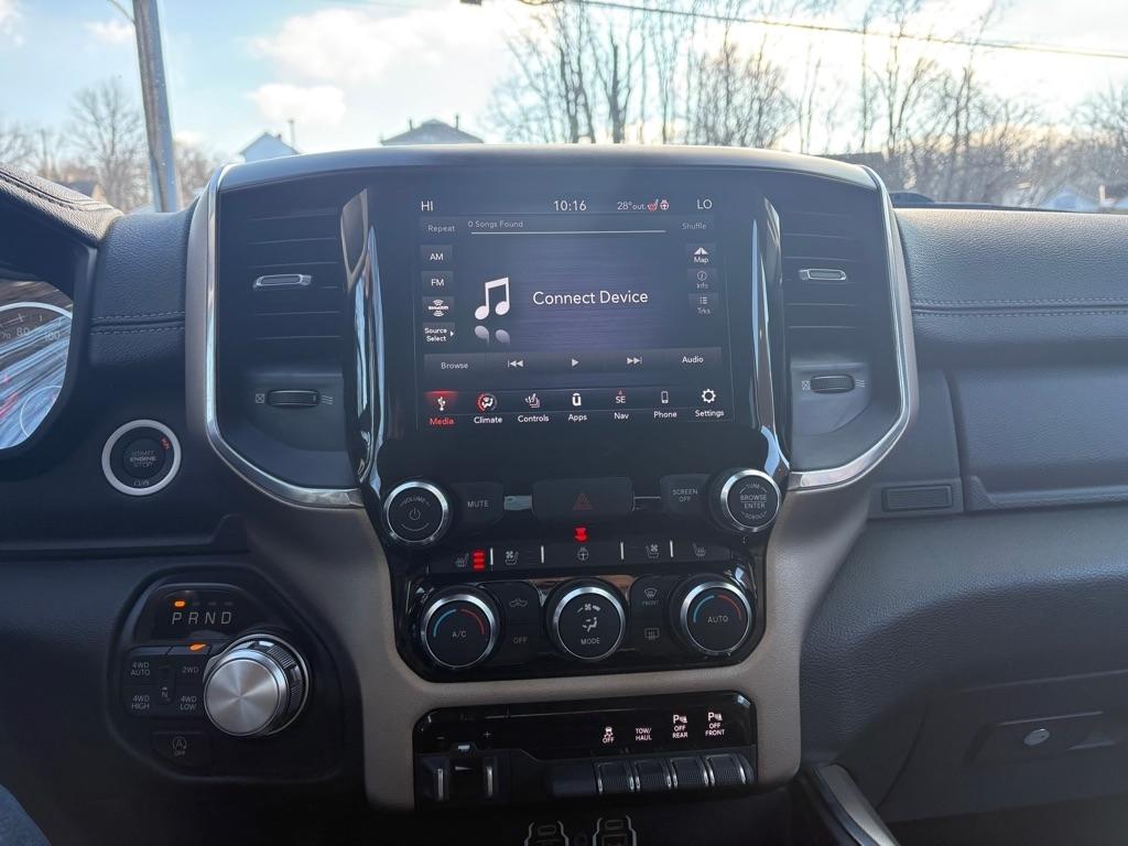 RAM 1500 Laramie Crew Cab SWB 4WD 2021