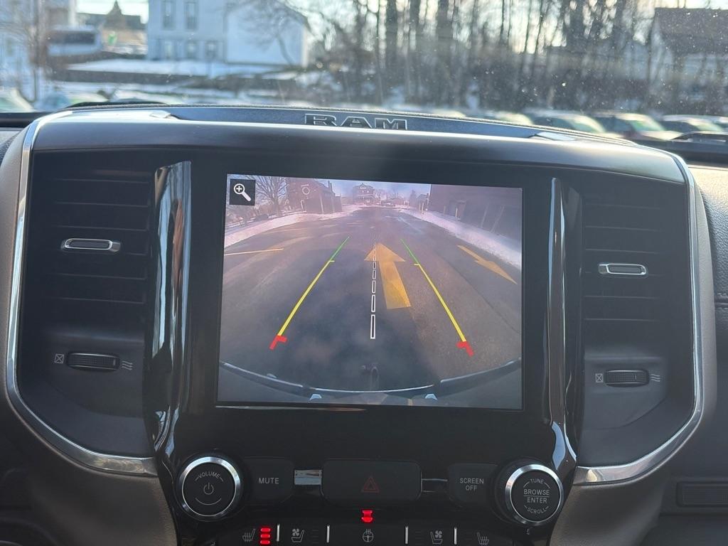 RAM 1500 Laramie Crew Cab SWB 4WD 2021