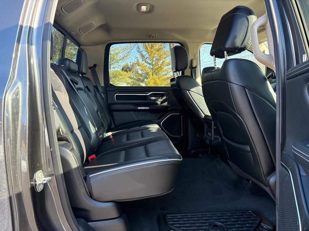 RAM 1500 Laramie Crew Cab SWB 4WD 2021