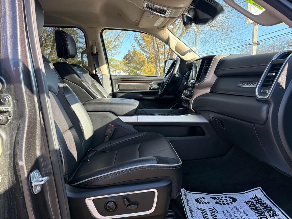 RAM 1500 Laramie Crew Cab SWB 4WD 2021