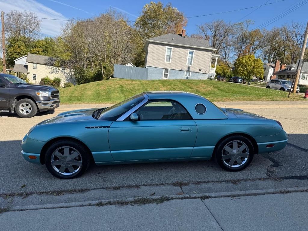 Ford Thunderbird Deluxe 2002