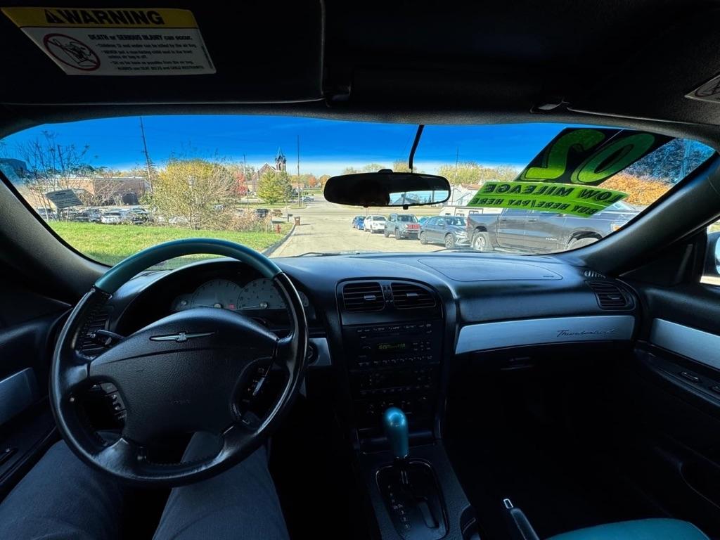 Ford Thunderbird Deluxe 2002