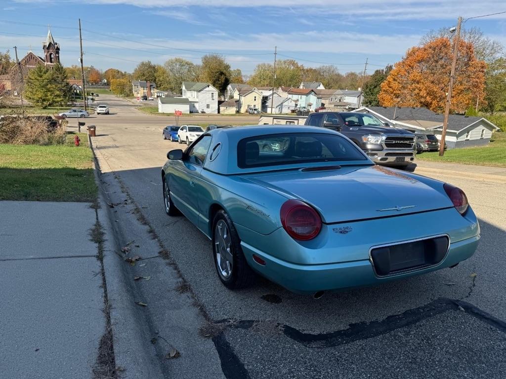 Ford Thunderbird Deluxe 2002