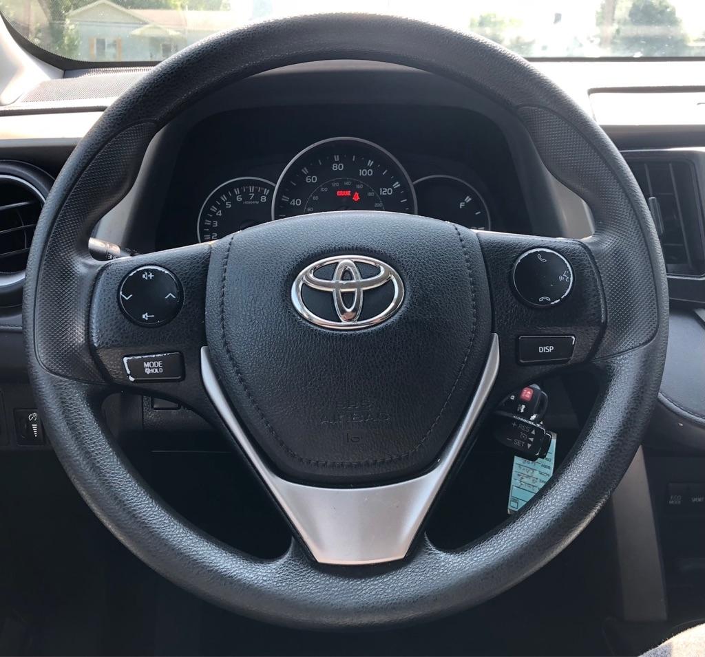 Toyota RAV4 LE AWD 2016