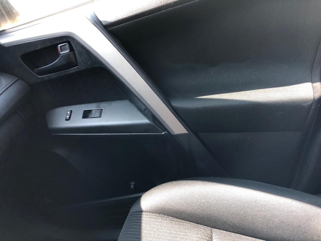 Toyota RAV4 LE AWD 2016