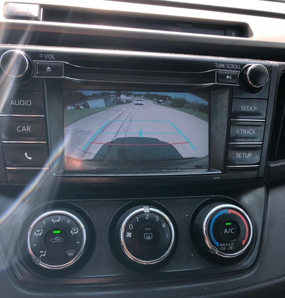 Toyota RAV4 LE AWD 2016