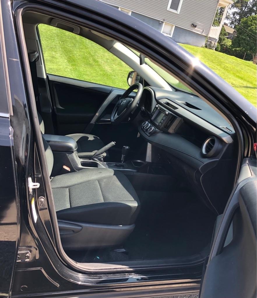 Toyota RAV4 LE AWD 2016