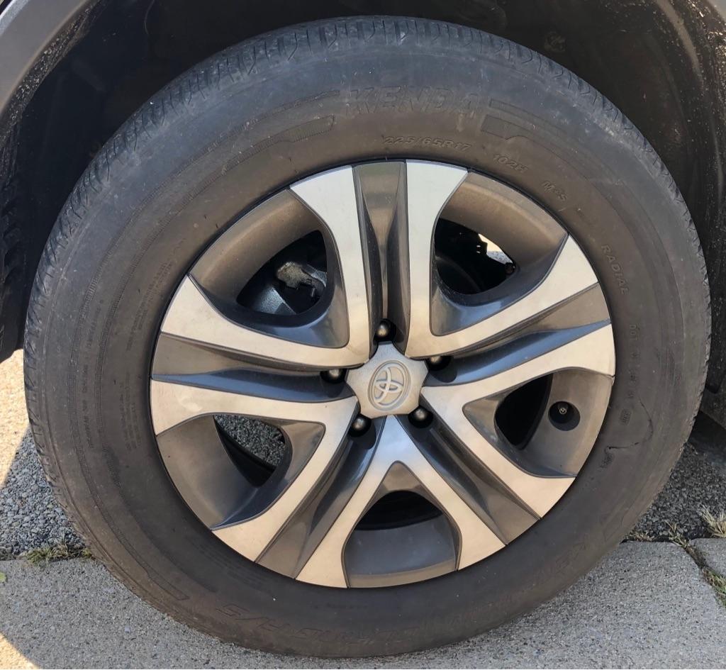 Toyota RAV4 LE AWD 2016