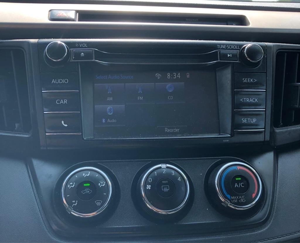 Toyota RAV4 LE AWD 2016