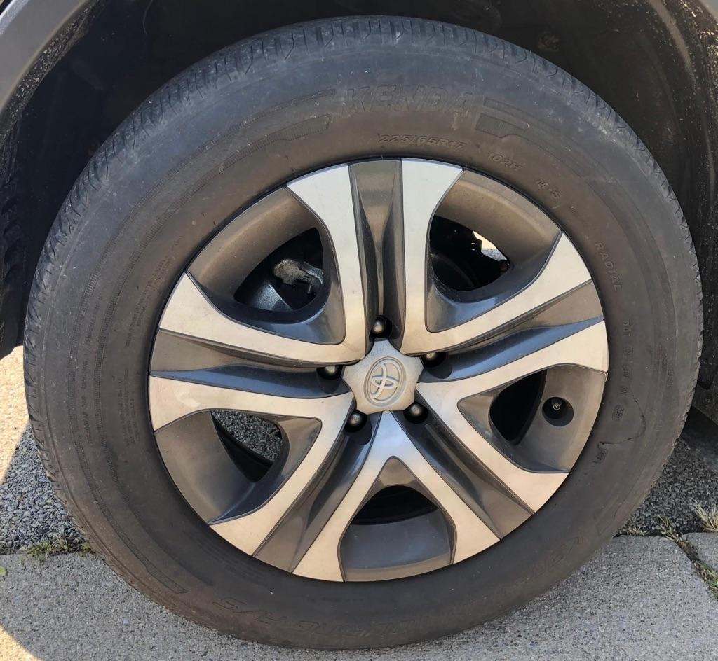 Toyota RAV4 LE AWD 2016