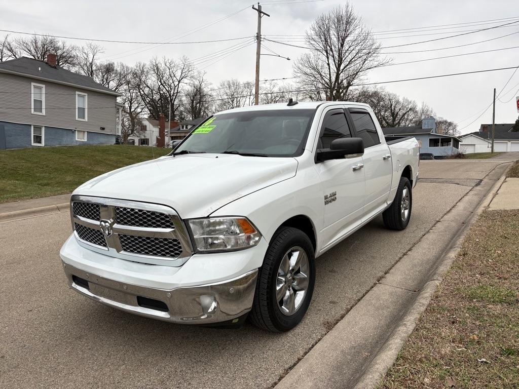 RAM 1500 SLT Crew Cab SWB 4WD 2016
