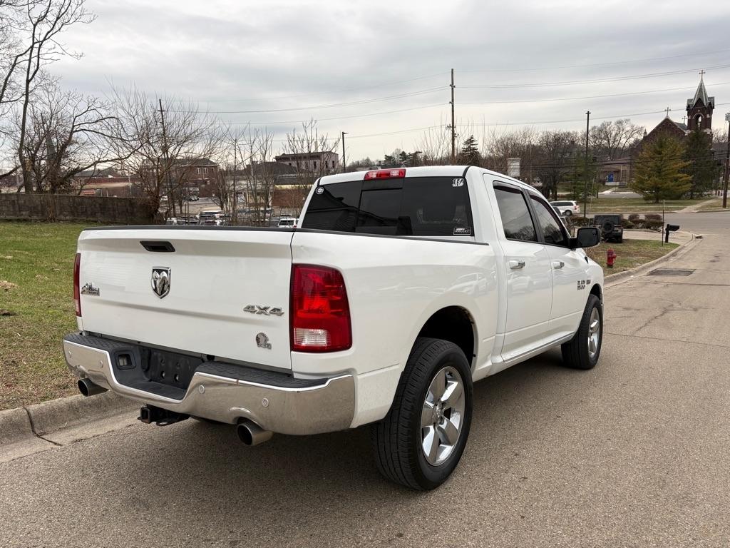 RAM 1500 SLT Crew Cab SWB 4WD 2016